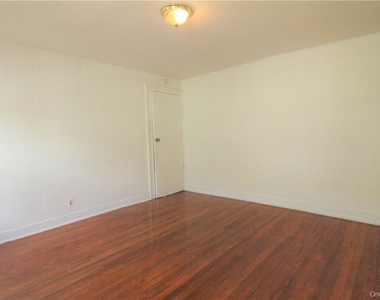 119 High Street - Photo Thumbnail 10