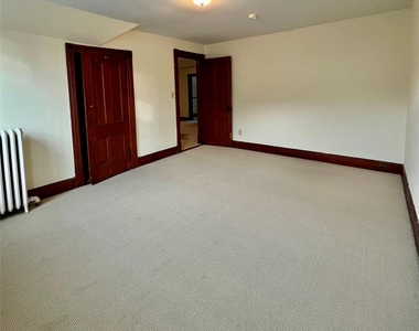 32 Parkway - Photo Thumbnail 11