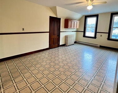 32 Parkway - Photo Thumbnail 6