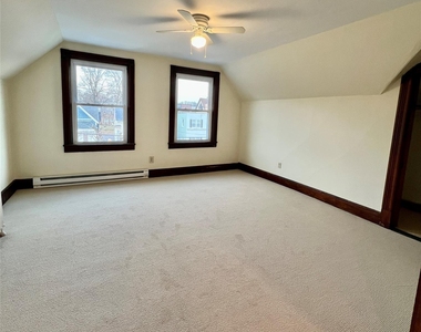 32 Parkway - Photo Thumbnail 8