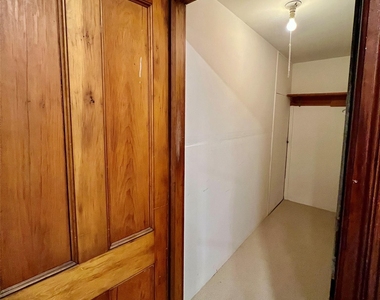 32 Parkway - Photo Thumbnail 3