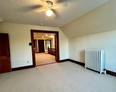 32 Parkway - Photo Thumbnail 9