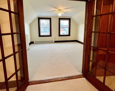 32 Parkway - Photo Thumbnail 7