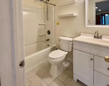 32 Parkway - Photo Thumbnail 12