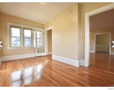 96 Grandview Avenue - Photo Thumbnail 5