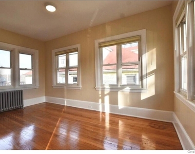 96 Grandview Avenue - Photo Thumbnail 3