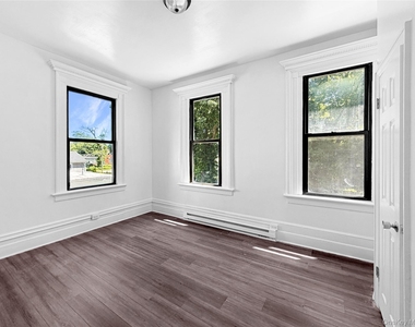 3604 Lexington Avenue - Photo Thumbnail 2