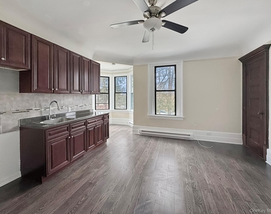 3604 Lexington Avenue - Photo Thumbnail 3