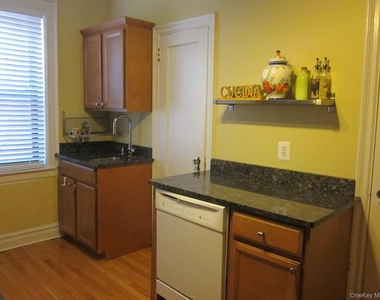 1 Franklin Avenue - Photo Thumbnail 1