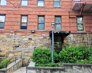 1 Broad Parkway - Photo Thumbnail 5