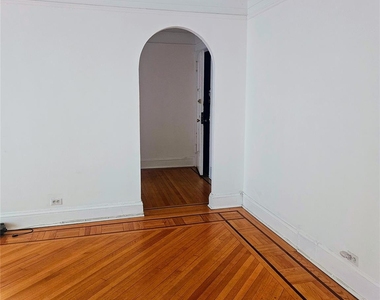 1 Broad Parkway - Photo Thumbnail 2