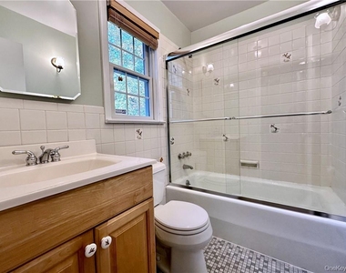 12 Ervilla Drive - Photo Thumbnail 22