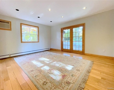 12 Ervilla Drive - Photo Thumbnail 13