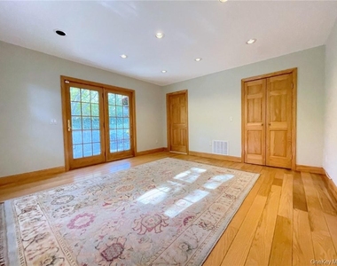 12 Ervilla Drive - Photo Thumbnail 14