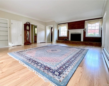 12 Ervilla Drive - Photo Thumbnail 3