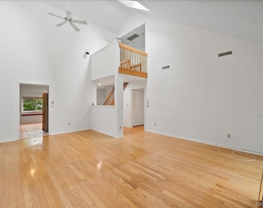 605 Heritage Hills - Photo Thumbnail 9