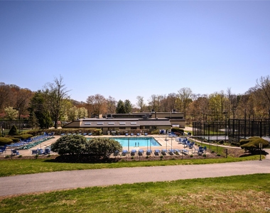 605 Heritage Hills - Photo Thumbnail 29
