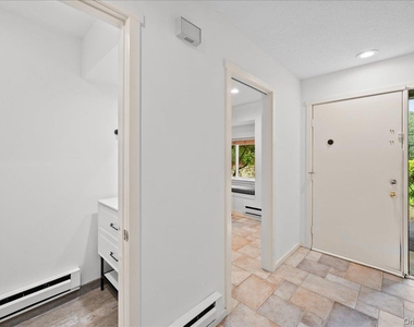 605 Heritage Hills - Photo Thumbnail 11