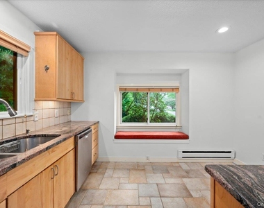 605 Heritage Hills - Photo Thumbnail 5