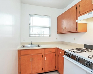 15 Quinby Avenue - Photo Thumbnail 5