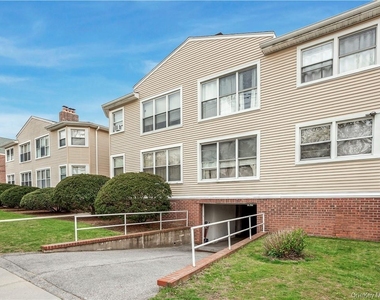 15 Quinby Avenue - Photo Thumbnail 12