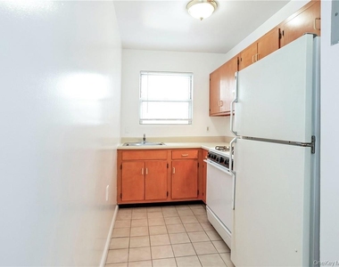 15 Quinby Avenue - Photo Thumbnail 6