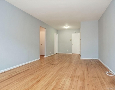 15 Quinby Avenue - Photo Thumbnail 4