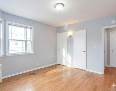 15 Quinby Avenue - Photo Thumbnail 10