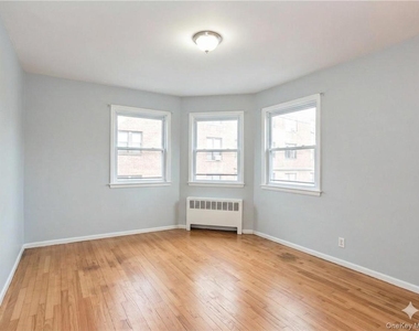 15 Quinby Avenue - Photo Thumbnail 9