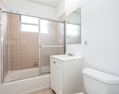 15 Quinby Avenue - Photo Thumbnail 11