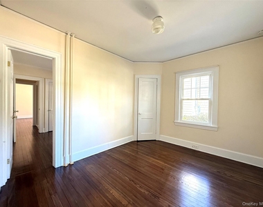 38 Sammis Street - Photo Thumbnail 6
