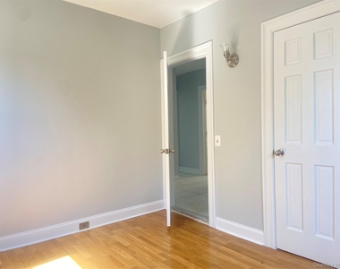 148-42 87th Avenue - Photo Thumbnail 7