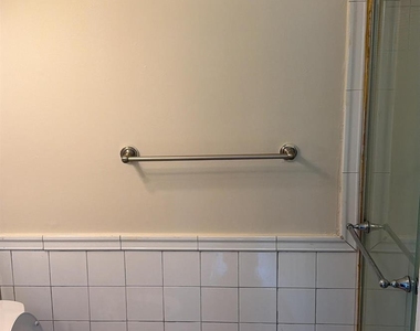 246 Hampshire Court - Photo Thumbnail 7
