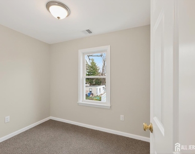 119 Vogel Place - Photo Thumbnail 5