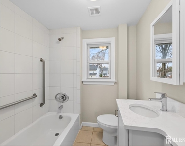 119 Vogel Place - Photo Thumbnail 4