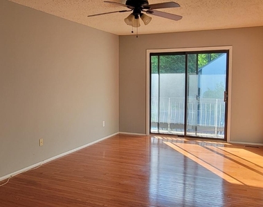44 Peachtree Court - Photo Thumbnail 8