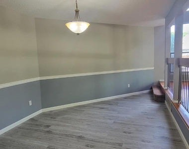44 Peachtree Court - Photo Thumbnail 3