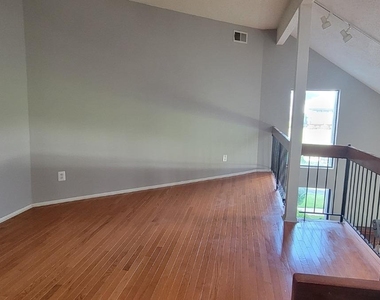 44 Peachtree Court - Photo Thumbnail 9
