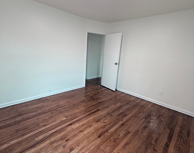 260 Loring Avenue - Photo Thumbnail 3