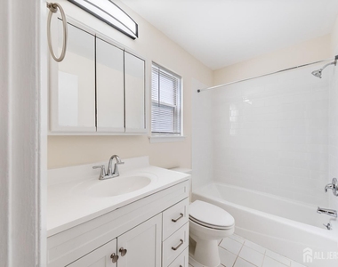 1807 Muriel Court - Photo Thumbnail 6