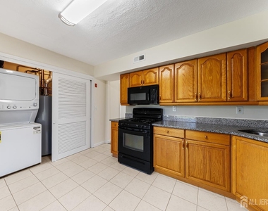 1807 Muriel Court - Photo Thumbnail 3