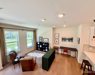 614 Sadie Circle - Photo Thumbnail 2