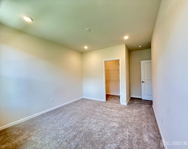 614 Sadie Circle - Photo Thumbnail 12