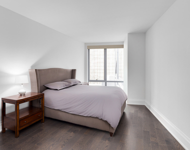 50 Riverside Boulevard - Photo Thumbnail 1