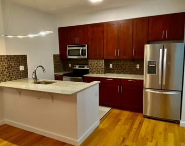 367 Waverly Avenue - Photo Thumbnail 22