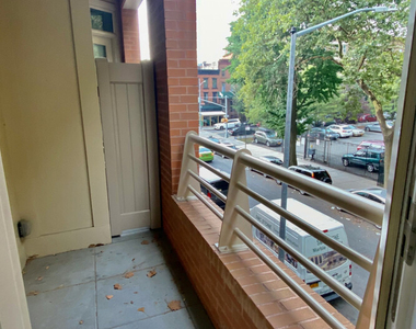 367 Waverly Avenue - Photo Thumbnail 5