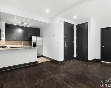 270 Park Avenue S - Photo Thumbnail 3