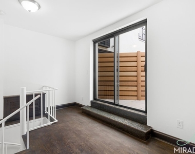 270 Park Avenue S - Photo Thumbnail 8