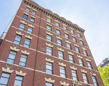 304 E 20th Street - Photo Thumbnail 4