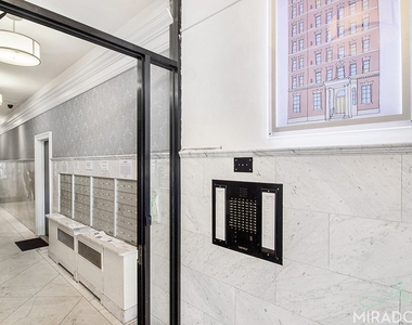 304 E 20th Street - Photo Thumbnail 5